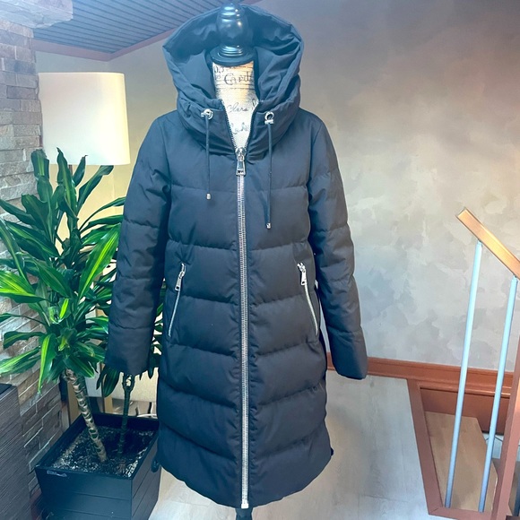 Dkny Jackets & Blazers - DKNY puffer coat with a hood